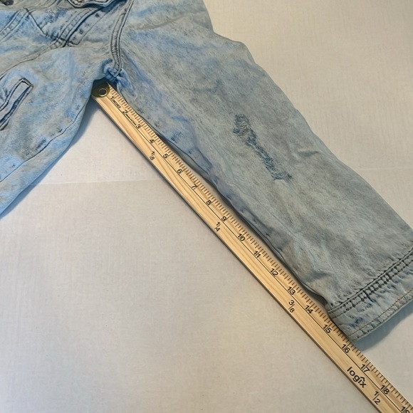 KanCan Distressed Light Denim Jacket Size L - Picture 7 of 10